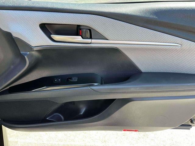2025 Toyota Camry SE (SE)