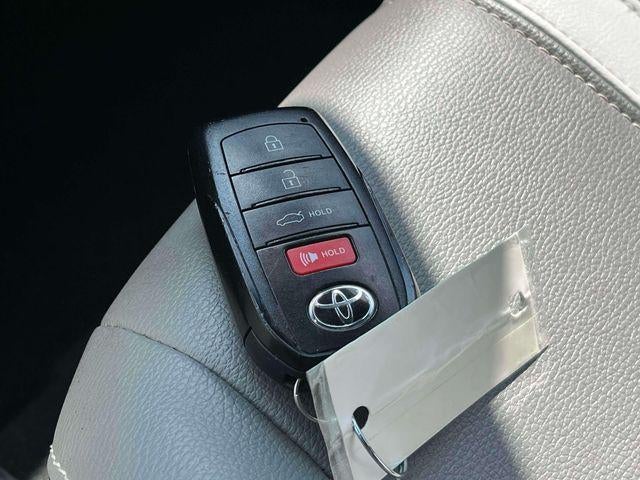 2025 Toyota Camry SE (SE)
