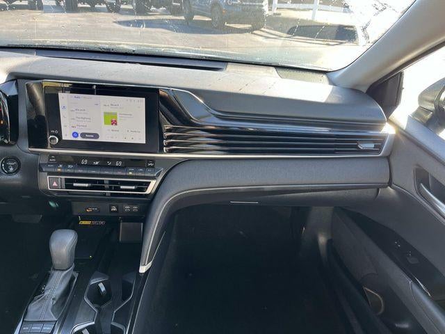 2025 Toyota Camry LE (SE)