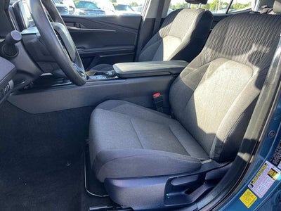 2025 Toyota Camry LE (SE)