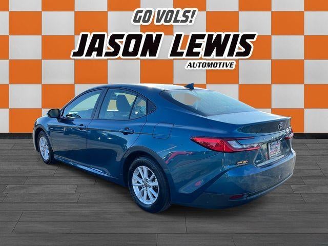 2025 Toyota Camry LE (SE)