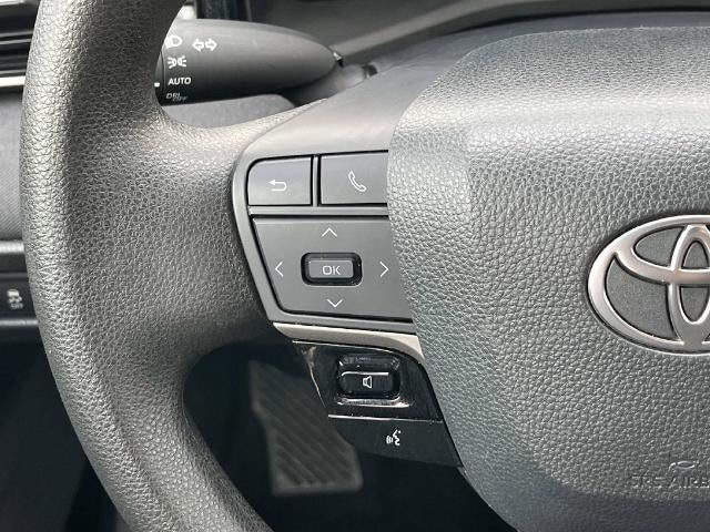 2025 Toyota Camry LE (SE)