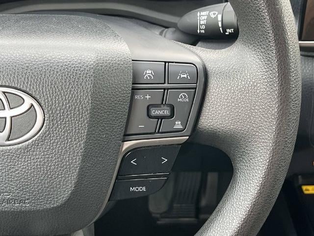 2025 Toyota Camry LE (SE)