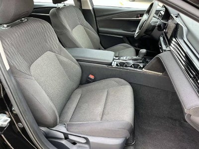 2025 Toyota Camry LE (SE)