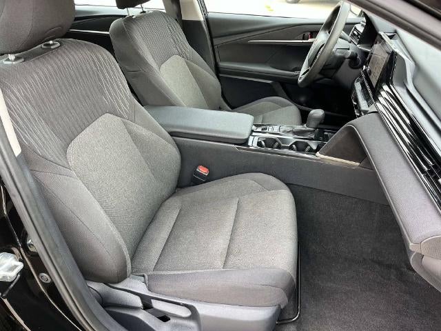 2025 Toyota Camry LE (SE)