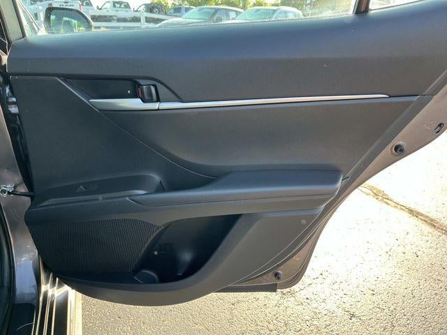 2024 Toyota Camry SE Auto (SE)