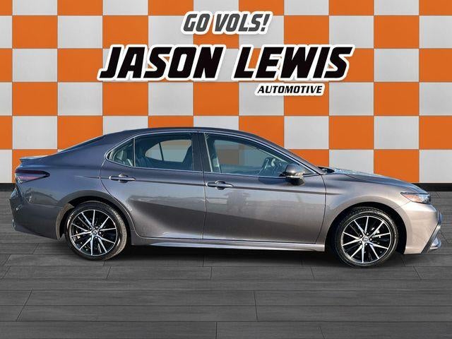 2024 Toyota Camry SE Auto (SE)