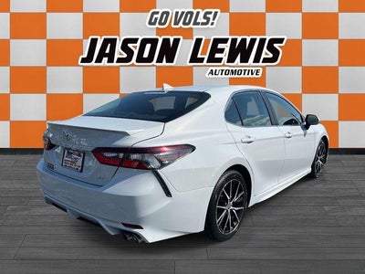 2024 Toyota Camry SE Auto (SE)