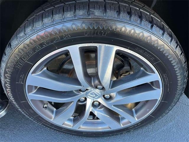 2016 Honda Pilot 2WD Touring with DVD Rear Entertainment System and Navigation