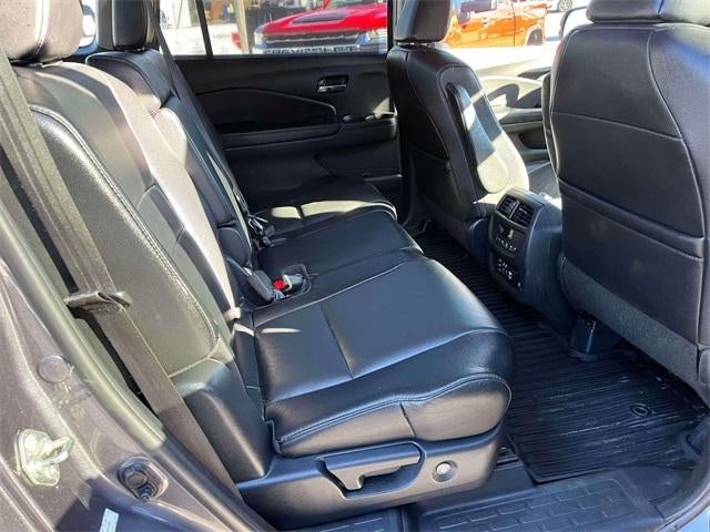2016 Honda Pilot 2WD Touring with DVD Rear Entertainment System and Navigation