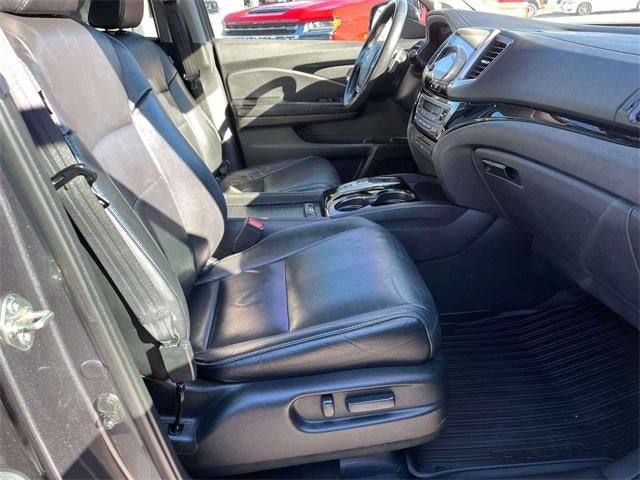 2016 Honda Pilot 2WD Touring with DVD Rear Entertainment System and Navigation