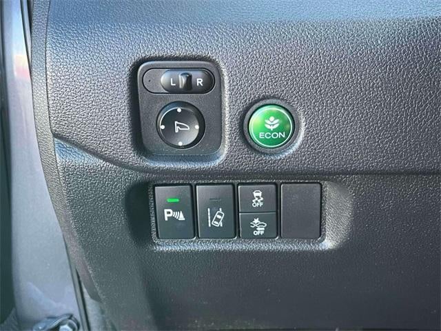 2016 Honda Pilot 2WD Touring with DVD Rear Entertainment System and Navigation