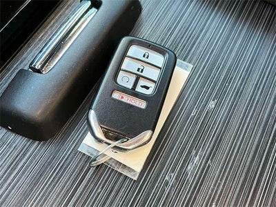 2016 Honda Pilot 2WD Touring with DVD Rear Entertainment System and Navigation