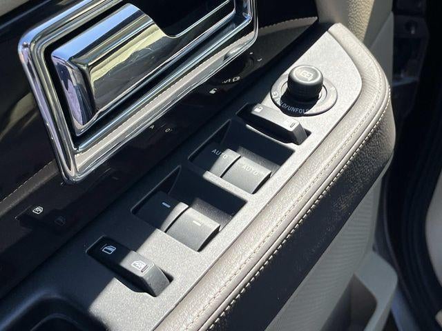 2015 Lincoln Navigator L 4dr 3.5L V6 4WD