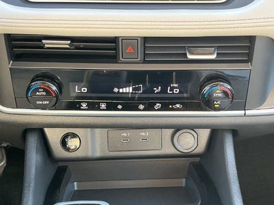 2025 Nissan Rogue FWD SV