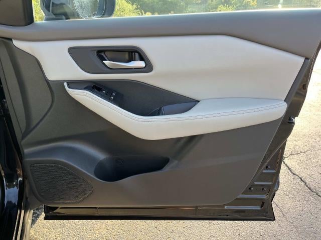 2025 Nissan Rogue FWD SV