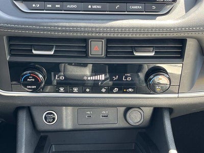 2023 Nissan Rogue FWD SV *Ltd Avail*