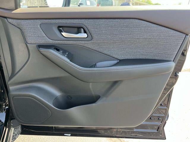 2023 Nissan Rogue FWD SV *Ltd Avail*