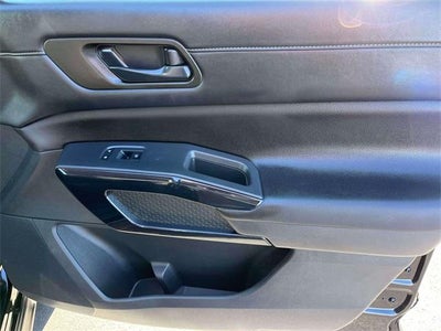 2025 Nissan Pathfinder SV 2WD