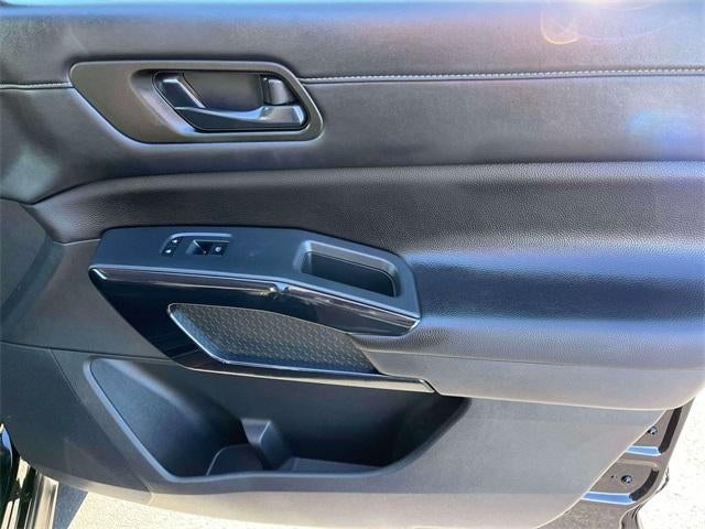 2025 Nissan Pathfinder SV 2WD