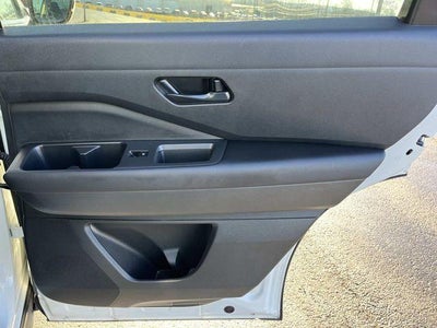 2025 Nissan Pathfinder SV 4WD