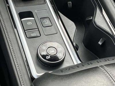 2025 Nissan Pathfinder SV 4WD