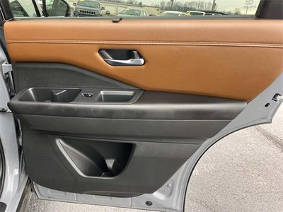 2022 Nissan Pathfinder Platinum 4WD