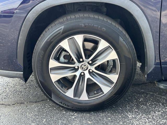2022 Toyota Highlander XLE FWD (Natl)