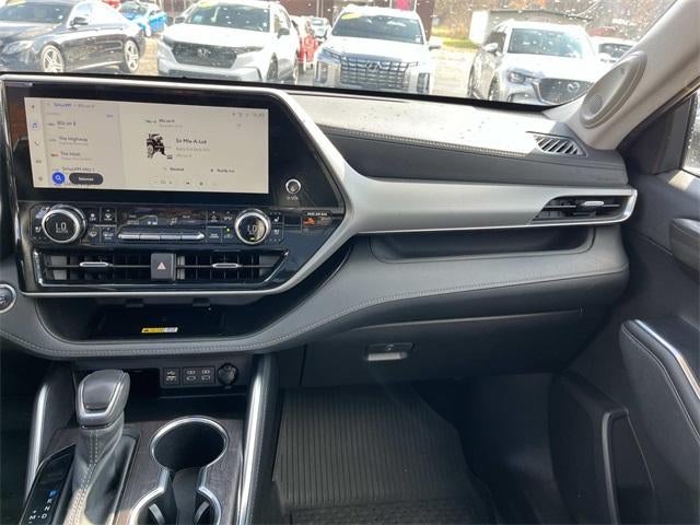 2023 Toyota Highlander Platinum AWD (Natl)