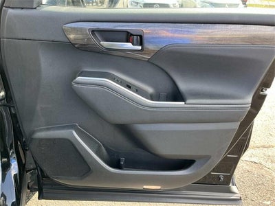 2023 Toyota Highlander Platinum AWD (Natl)