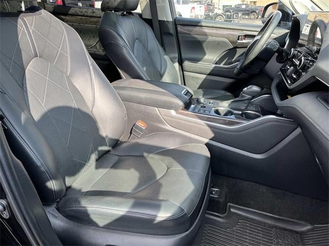 2023 Toyota Highlander Platinum AWD (Natl)