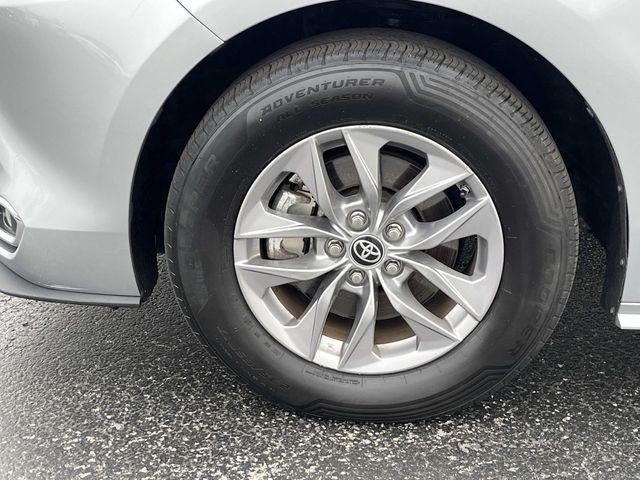 2023 Toyota Sienna XLE FWD 8-Passenger (Natl)