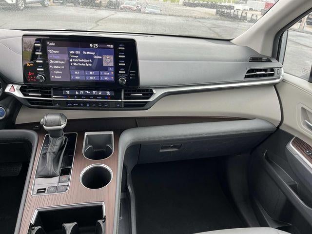 2023 Toyota Sienna XLE FWD 8-Passenger (Natl)