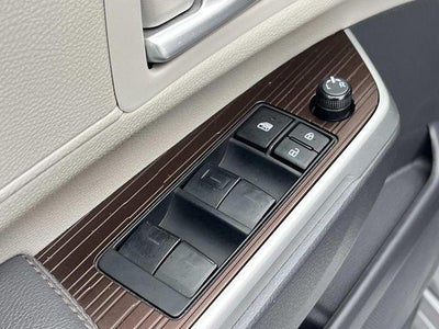 2023 Toyota Sienna XLE FWD 8-Passenger (Natl)