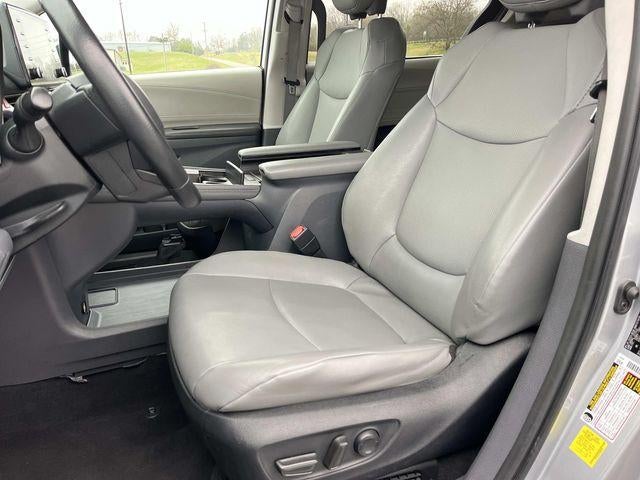 2023 Toyota Sienna XLE FWD 8-Passenger (Natl)