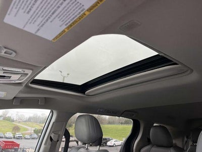 2023 Toyota Sienna XLE FWD 8-Passenger (Natl)