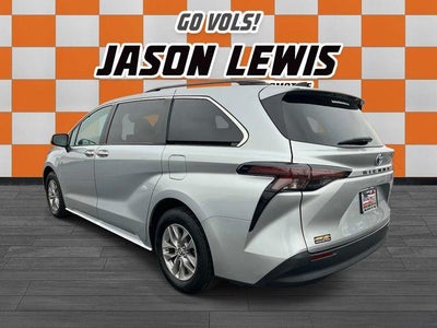 2023 Toyota Sienna XLE FWD 8-Passenger (Natl)
