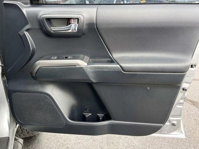 2019 Toyota Tacoma 4WD 4WD TRD Sport Double Cab 5' Bed V6 MT (Natl)