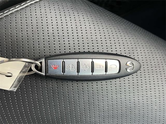 2021 INFINITI QX80 LUXE