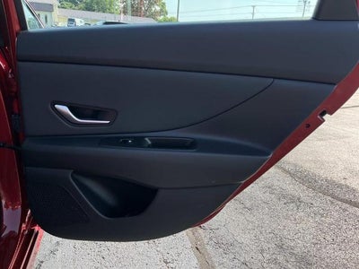 2025 Hyundai ELANTRA SEL Convenience IVT
