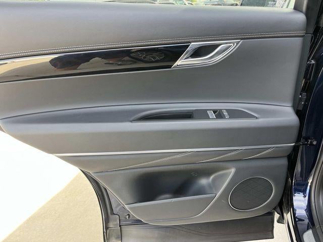 2025 Genesis GV80 2.5T Standard AWD