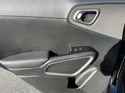 2023 Kia Soul LX IVT