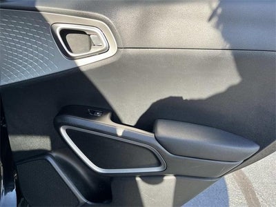 2023 Kia Soul LX IVT