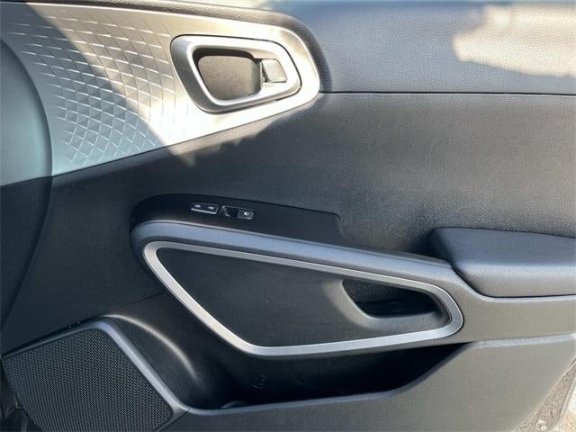 2023 Kia Soul LX IVT