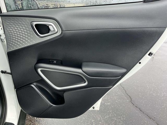 2024 Kia Soul LX IVT