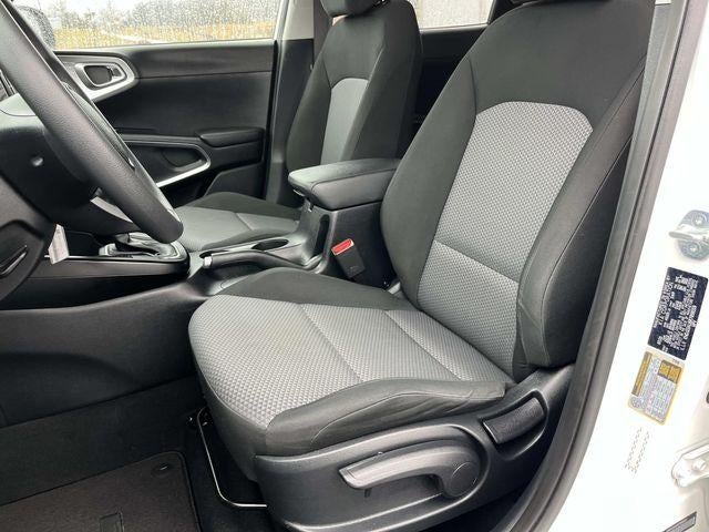 2024 Kia Soul LX IVT