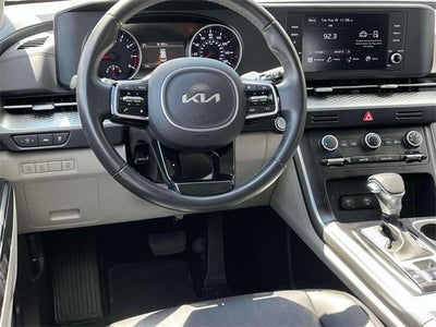 2024 Kia Carnival LX FWD