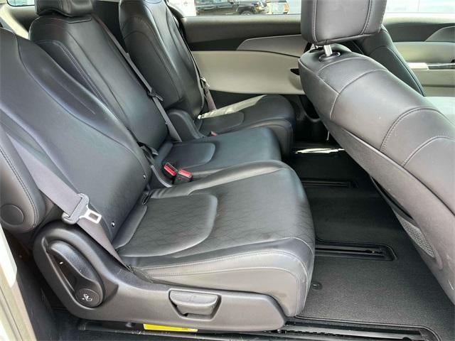 2024 Kia Carnival LX FWD