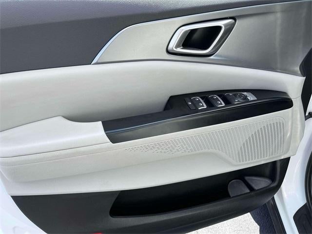 2024 Kia Carnival LX FWD