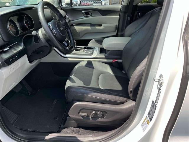 2024 Kia Carnival LX FWD